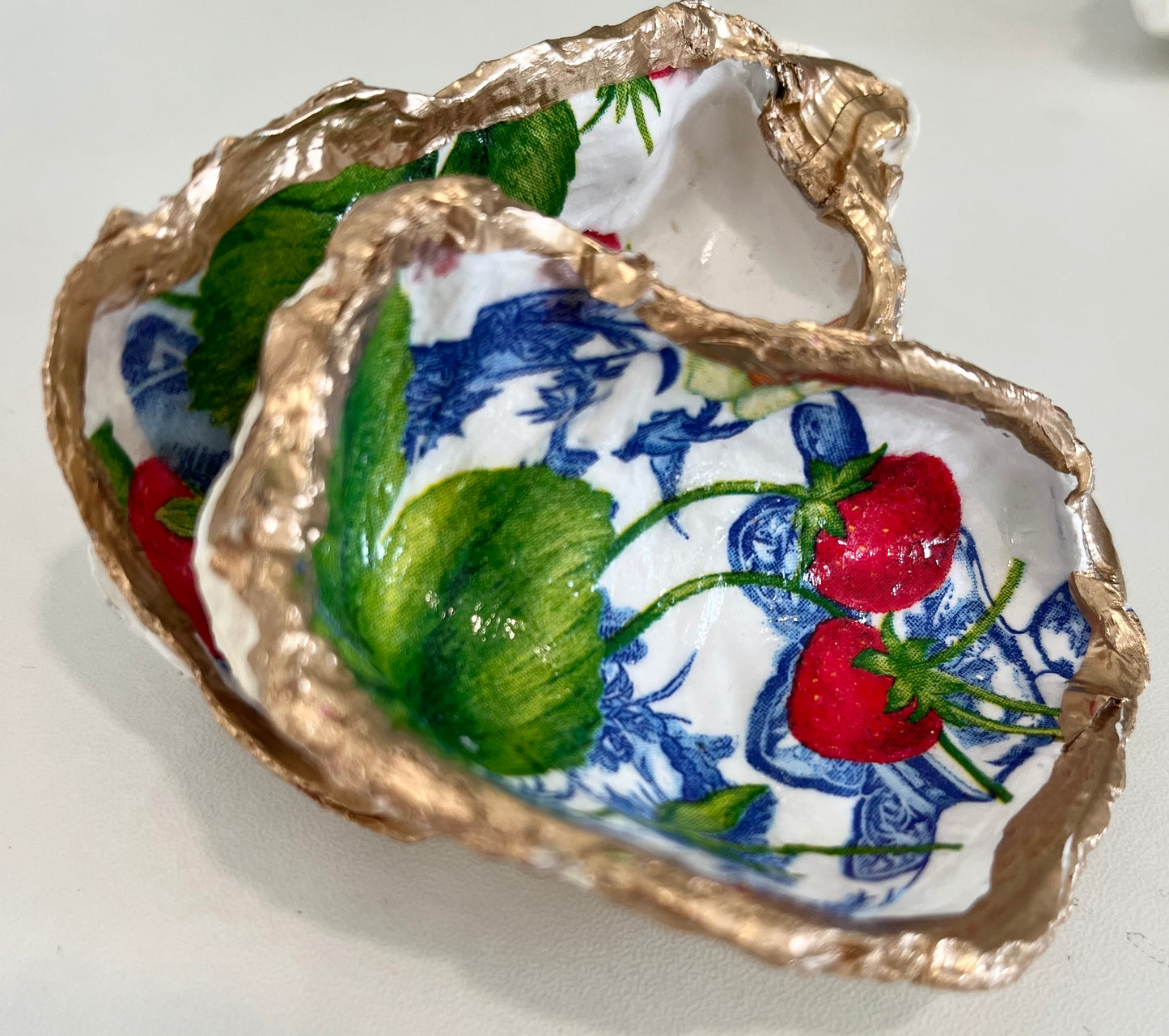 Berry Oyster Jewelry Dish